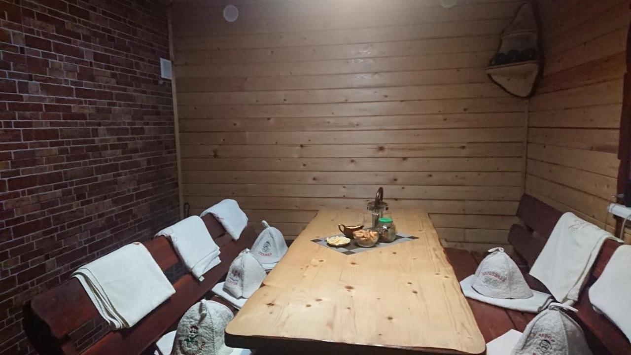 "У Пасічника" Котедж Для Сім'Ї 亚列姆切 外观 照片